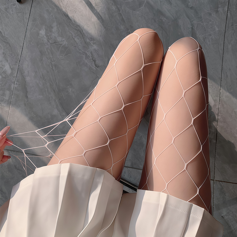 Open-work fishnet stockings