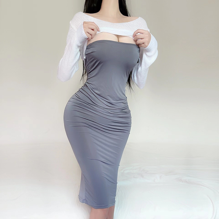 Off-shoulder V-neck knit top and high-waisted skirt set